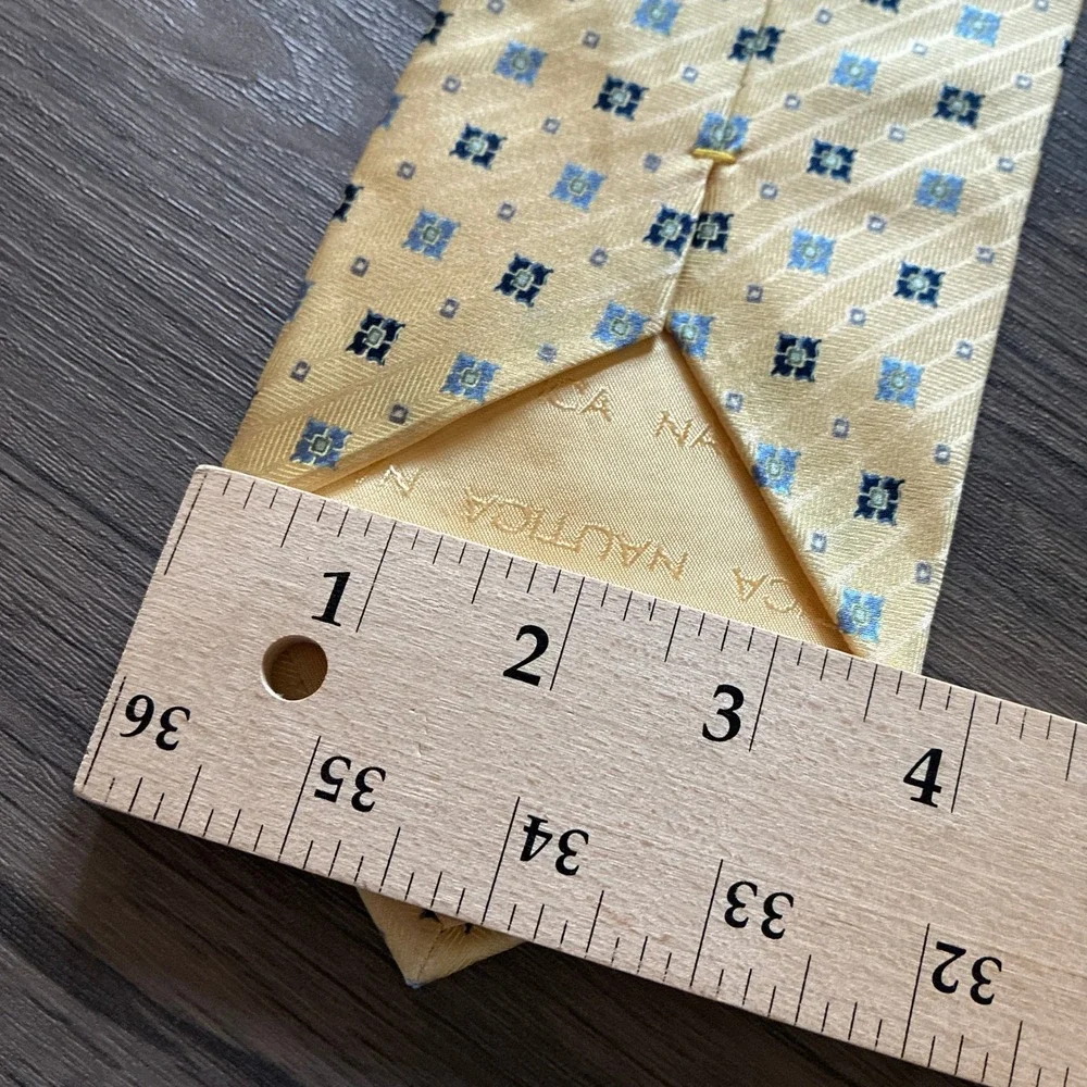 Nautica Geometric Medallion Silk Necktie OS Yellow Mens Classic Professional